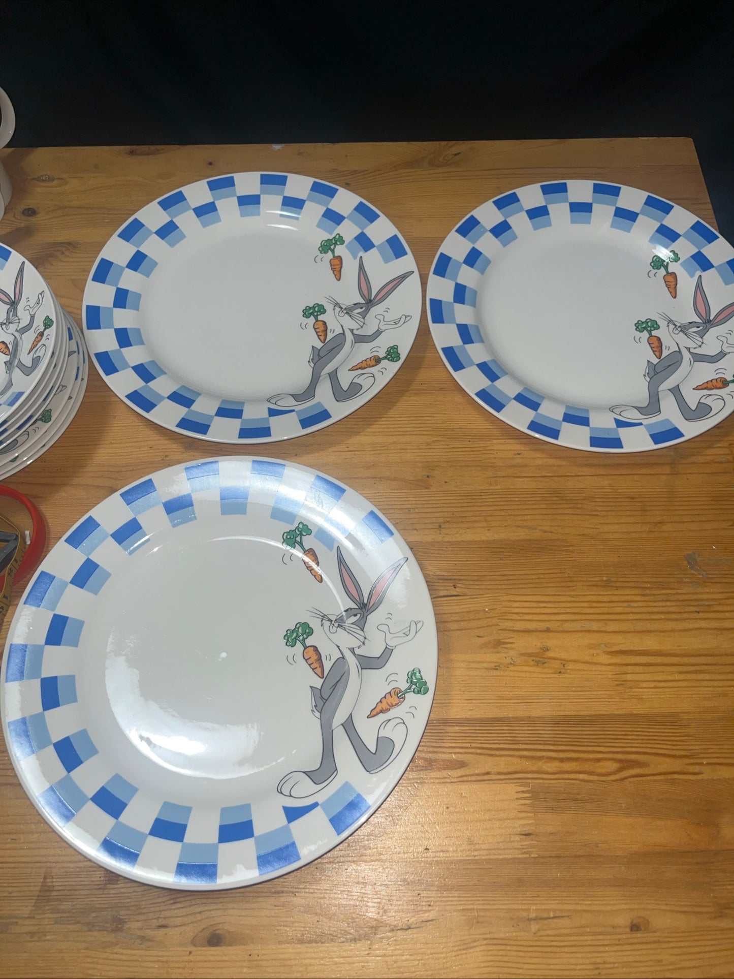 1998 Vintage Bugs Bunny 13 Piece Dish Set By Gibson