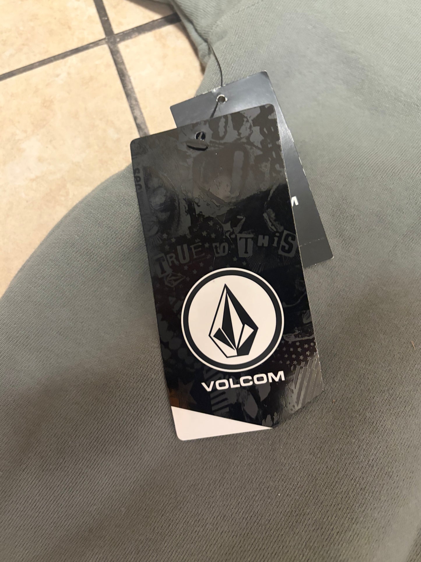 Volcom Women’s Costus Fleece Pullover Size: Small