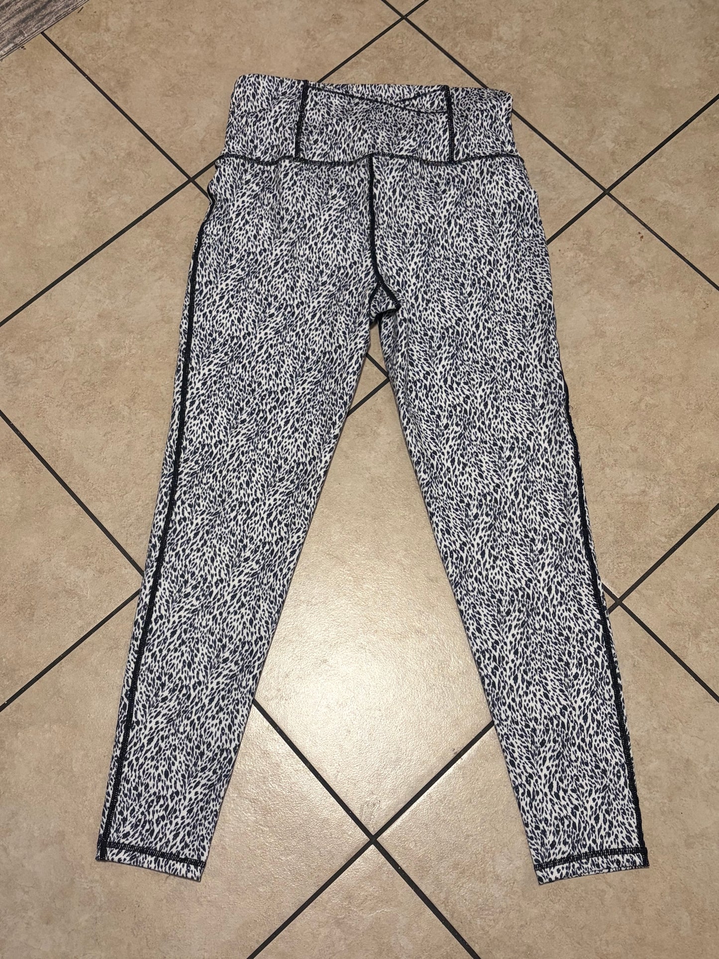 Old Navy Active Leopard Print Leggings Women’s Small Black White