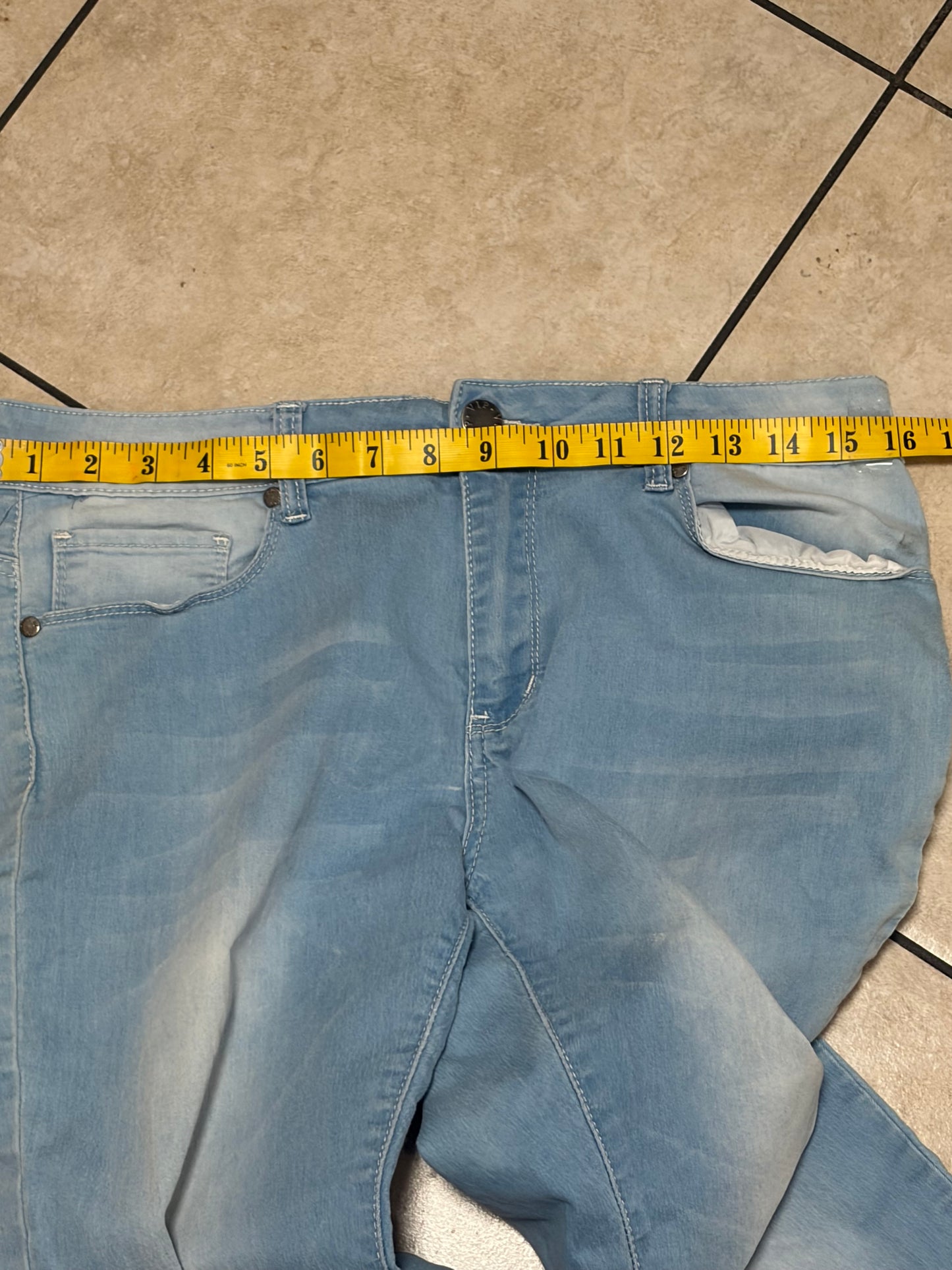 VIP Jeans Light Wash Skinny Jeans Size 15/16 Stretch High Rise Curvy Fit