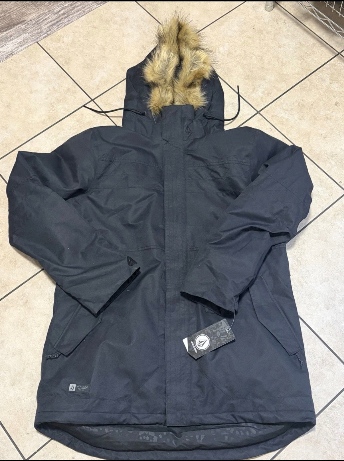 Volcom Women’s Snowboard Parka XL Black Faux Fur Hood 10K Waterproof