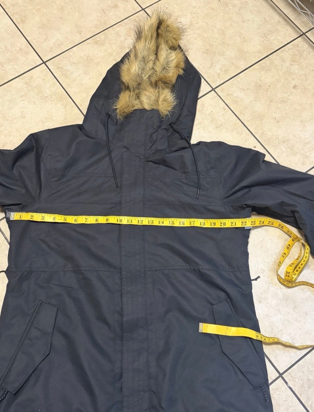 Volcom Women’s Snowboard Parka XL Black Faux Fur Hood 10K Waterproof