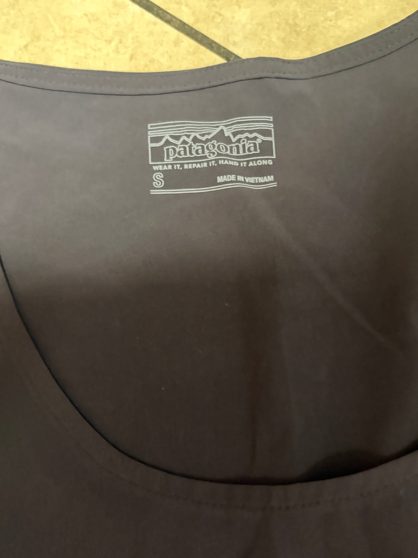 Patagonia Women’s Fleetwith Dress Size: Small (Dark Grey)