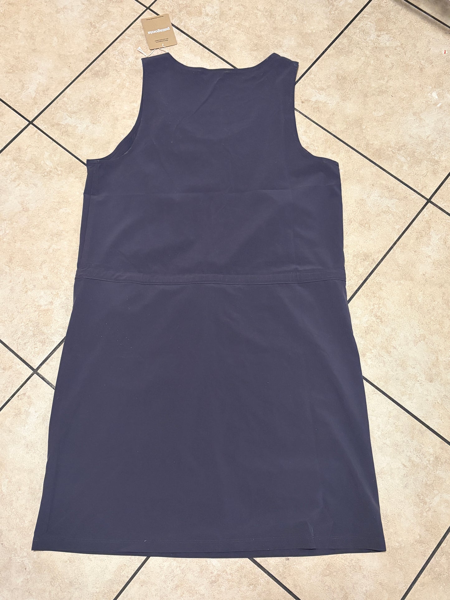 Patagonia Women’s Fleetwith Dress Size: Small (Dark Grey)
